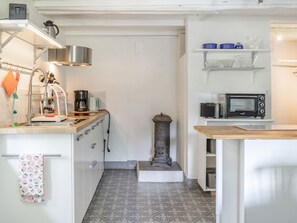 Fridge, microwave, cookware/dishes/utensils - Bolhyttan by Interhome (Filipstad)