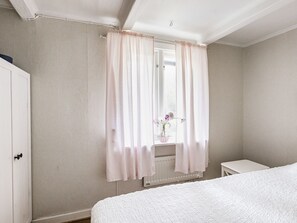 1 Schlafzimmer, Bügeleisen/Bügelbrett