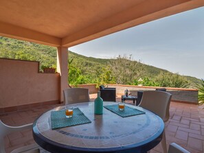 Outdoor dining - La Paradisa by Interhome (Nisportino)