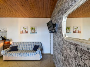 Interior - La Paradisa by Interhome (Nisportino)