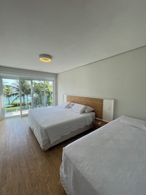 4 Schlafzimmer, Bügeleisen/Bügelbrett, Bettwäsche