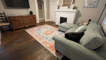 Smart TV, DVD player, books