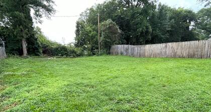 Whole House, sleeps 7, within walking distance to downtown Spartanburg!