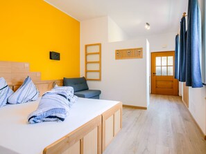 2 多间卧室 、WiFi