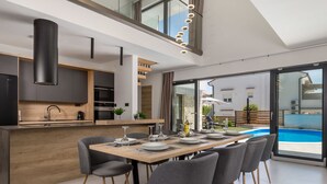Unclassified image, 4 of 49, button - Pinnidae by Interhome (Rab/Lopar)