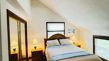 5 bedrooms, iron/ironing board, free WiFi, bed sheets