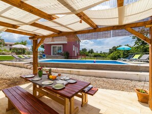 Outdoor dining - Villa May by Interhome (Tinjan)