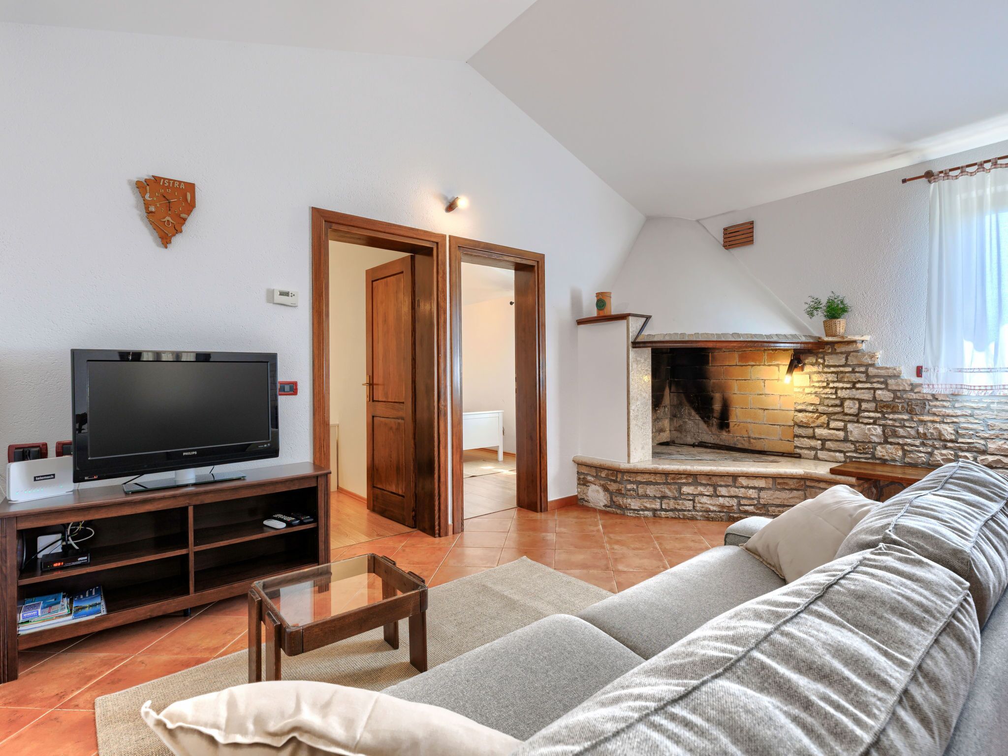 Fernseher, Kamin