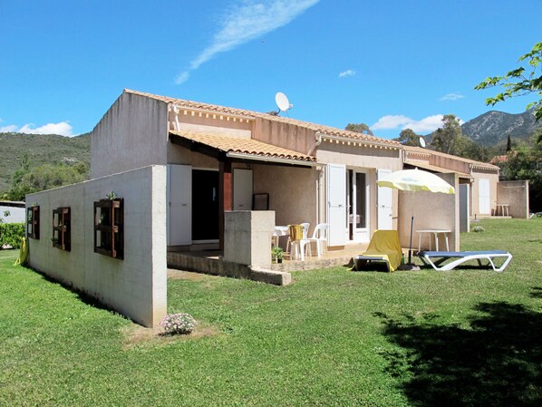 Exterior - La Pinède, bungalow 6 pers. by Interhome (Sagone)