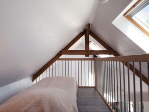 2 多间卧室、WiFi