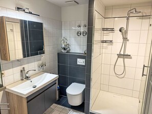 Bathroom - Glowe (GLW657) by Interhome (Glowe)