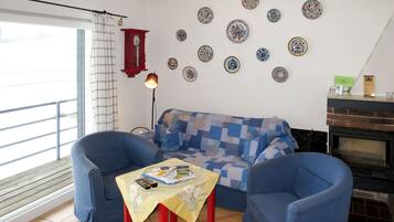 Télévision, cheminée