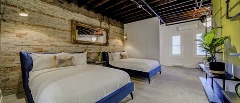 1 bedroom, bed sheets