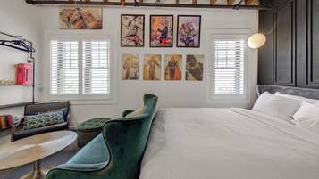 1 bedroom, bed sheets