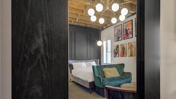 1 bedroom, bed sheets