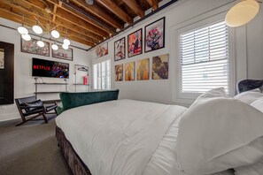 1 bedroom, bed sheets