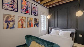 1 bedroom, bed sheets