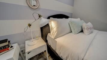 3 bedrooms, bed sheets