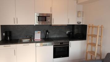 Køleskab, mikrobølgeovn, ovn, opvaskemaskine