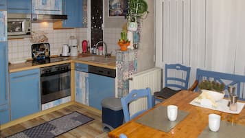 Kühlschrank, Mikrowelle, Ofen, Geschirrspüler