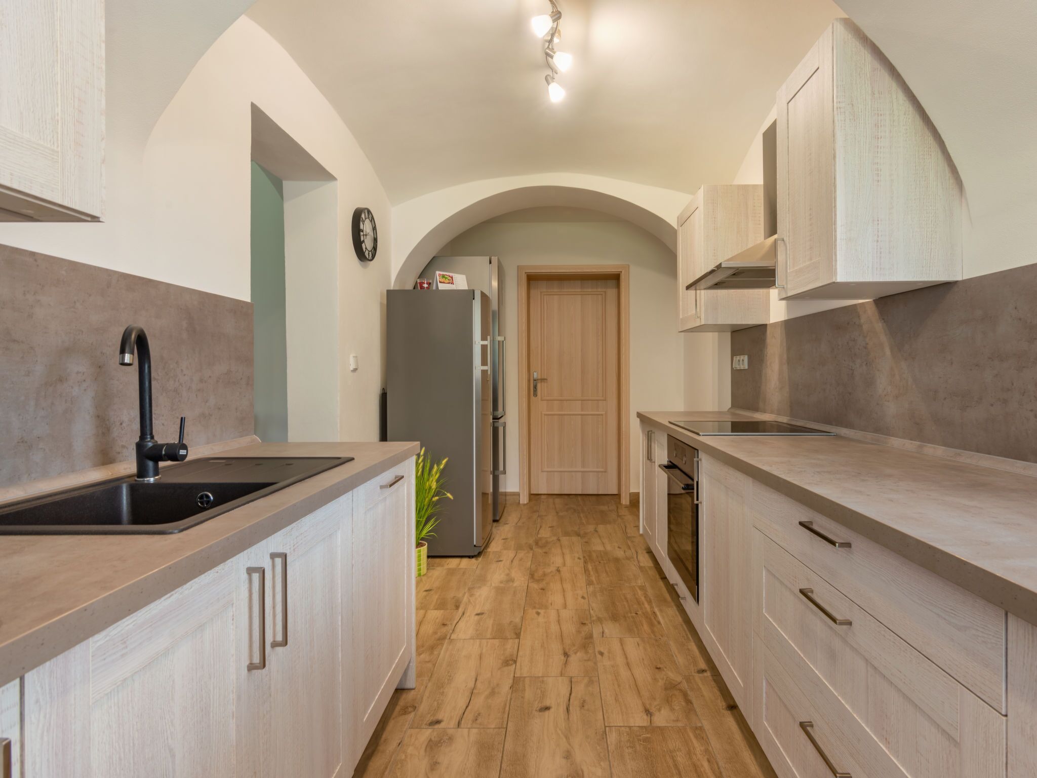 Frigorífic, forn, rentaplats i torradora 