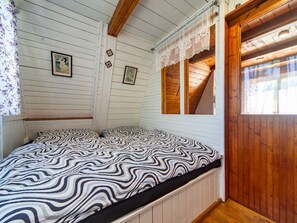 2 soverom, skrivebord og internettilgang