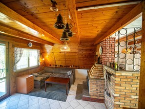 TV, fireplace, DVD player
