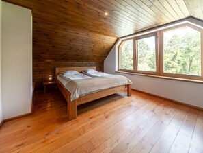 2 عدّة غرف نوم ومكتب وخدمة الإنترنت