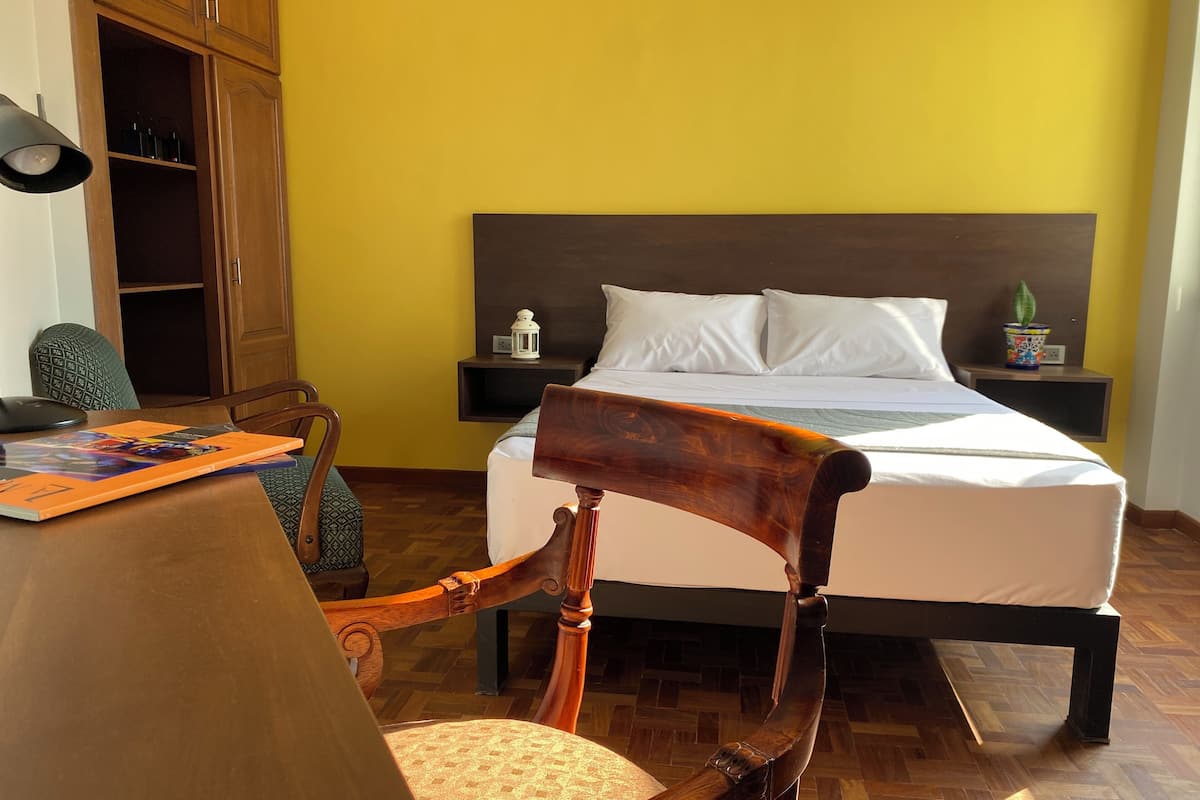 Comfort kamer, kitchenette, uitzicht op stad | 1 slaapkamer, luxe beddengoed, donzen dekbedden, een minibar