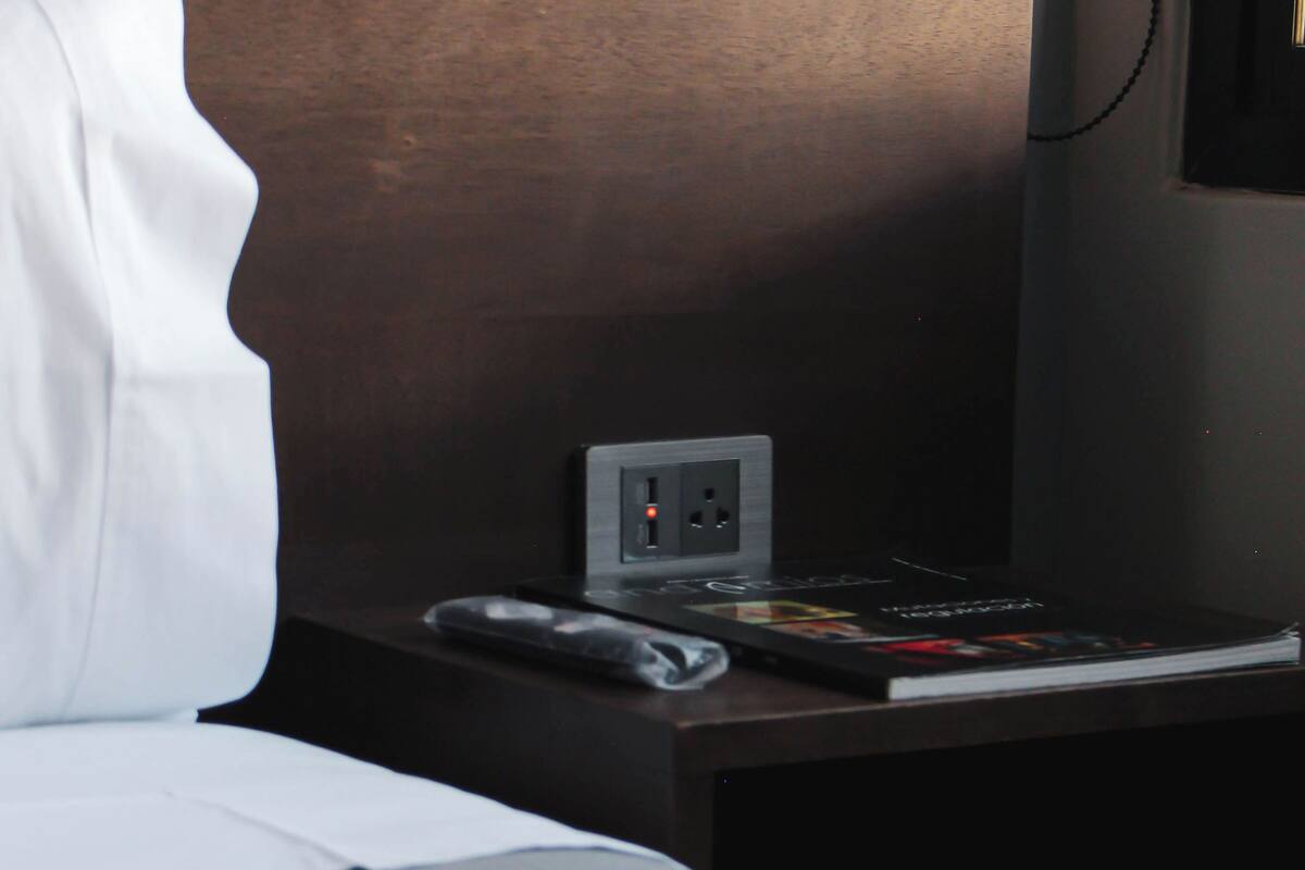 Studio Affaires, 1 très grand lit, vue ville | Literie de qualité supérieure, couette en duvet d'oie, minibar