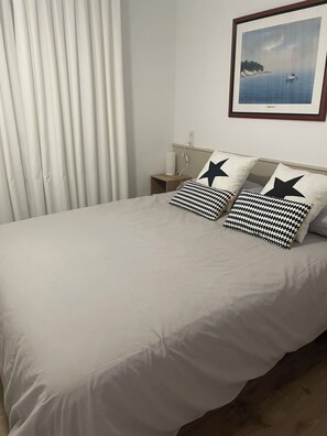 2 habitaciones, tabla de planchar con plancha y wifi gratis 