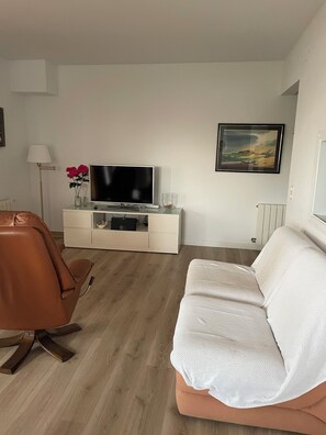 Smart-TV og stereoanlegg