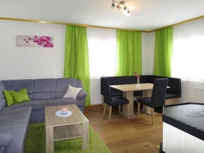 TV, fireplace - Landhaus Grüne Oase by Interhome (Öblarn)