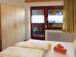 3 bedrooms, Internet