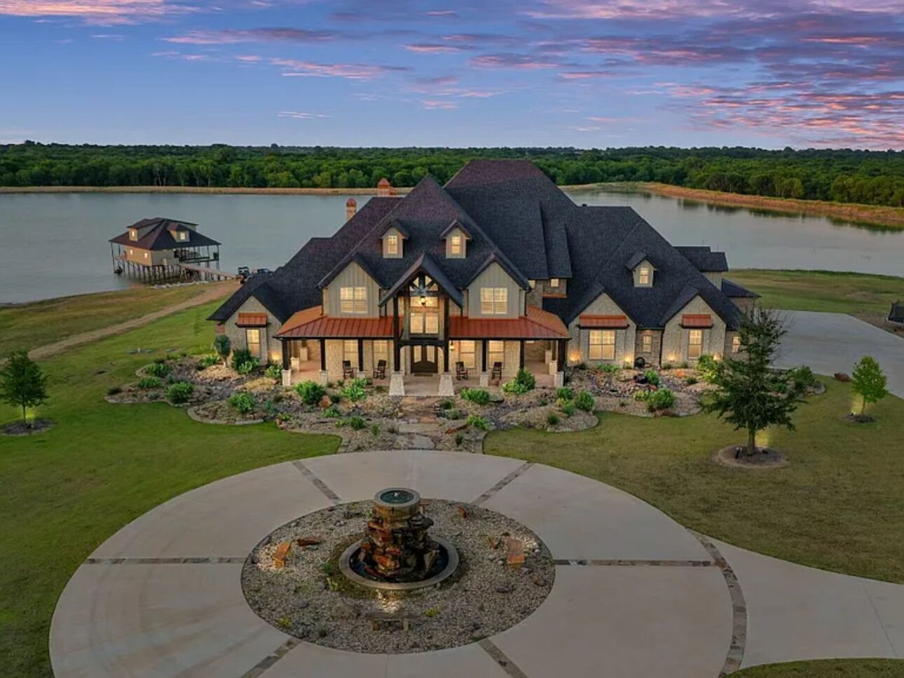 Tremendous estate in charming Ferris, Texas with private lake & personal dock!!!