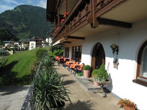 Outdoor dining - Christoph by Interhome (Finkenberg)