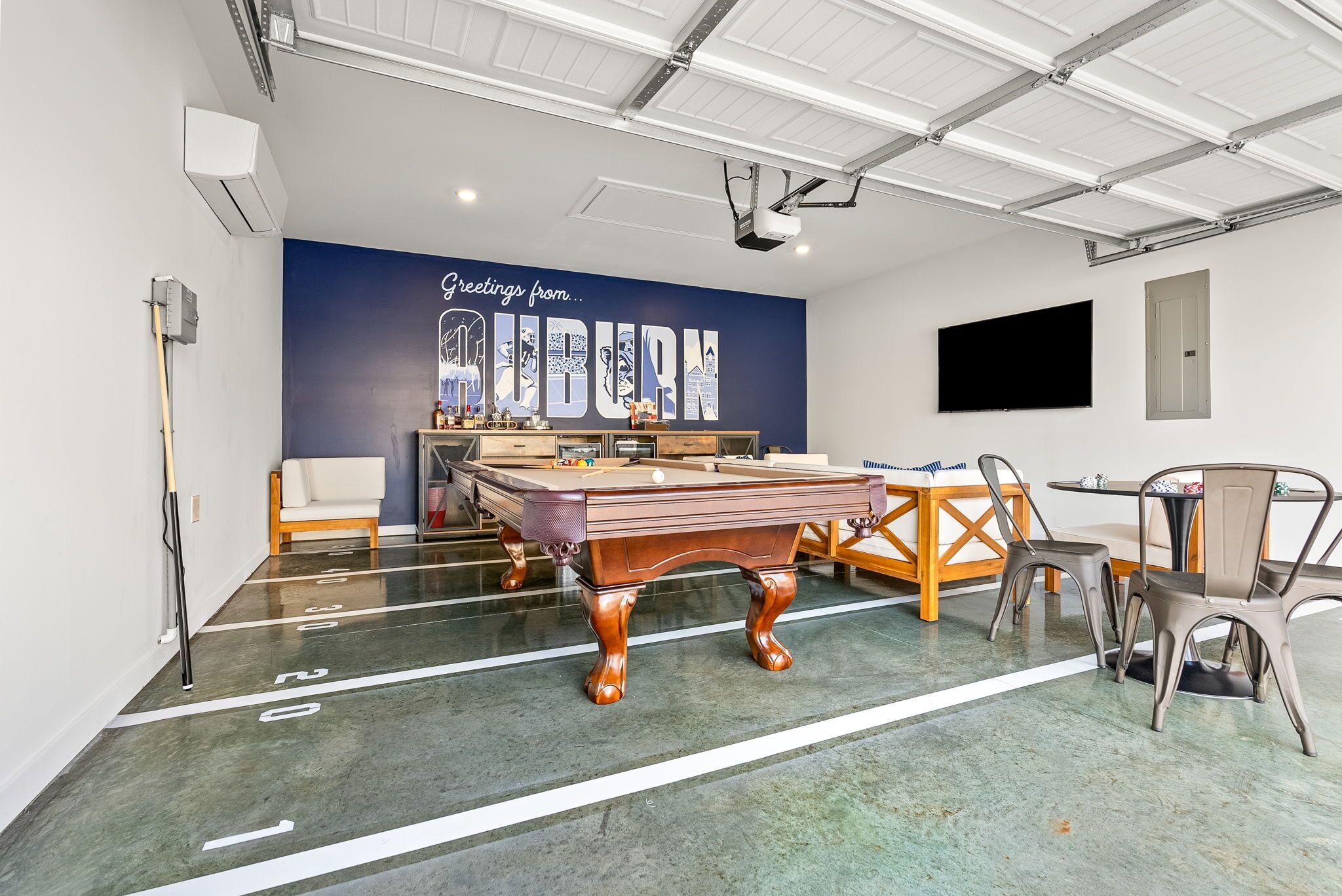 AU Club Luxury! "The Clubhouse" - Pickleball, Gameroom, Pool Table