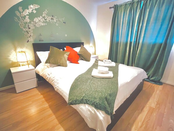 3 bedrooms, iron/ironing board, WiFi, bed sheets