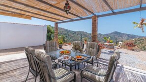 Outdoor dining - Casa Marina Cómpeta by Ruralidays (Málaga)