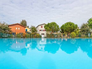 A heated pool - Les Rives Marines by Interhome (Le Teich)