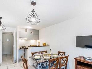 Dining - Les Rives Marines by Interhome (Le Teich)