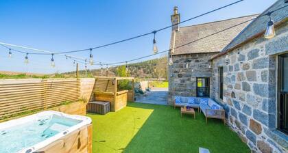 Kirkton Family Farmhouse, Alford