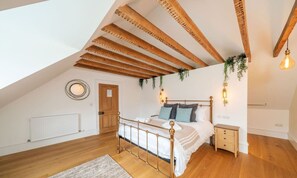 5 bedrooms, iron/ironing board, free WiFi, bed sheets