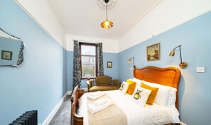 2 bedrooms, iron/ironing board, free WiFi