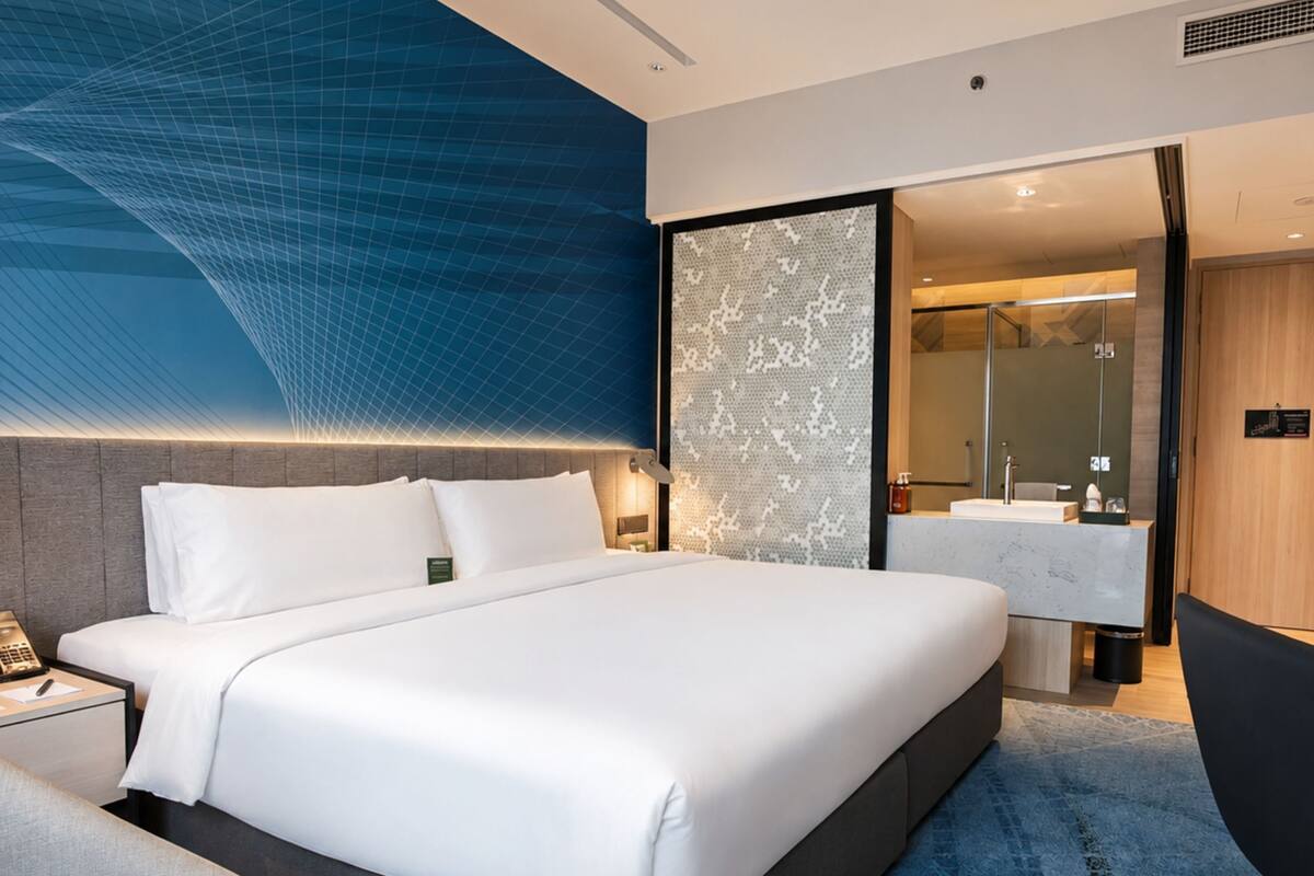 Standard Room, 1 Twin Bed (Hollywood) | Premium bedding, minibar, in-room safe, desk