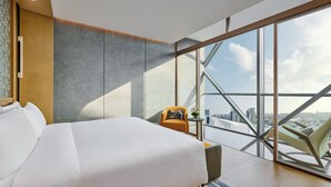 Suite (Paradise) | Dundyner, minibar, safe på rommet og skrivebord