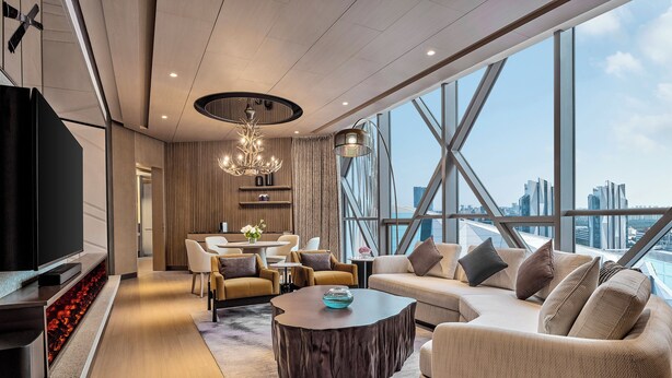 Suite (Paradise) | Dundyner, minibar, safe på rommet og skrivebord