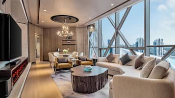 Suite (Paradise) | Down comforters, minibar, in-room safe, desk