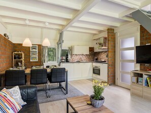 Refrigerador, microondas, lavavajillas y periquera 