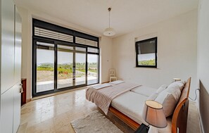 2 quartos, berço de viagem, Wi-Fi de cortesia, roupa de cama